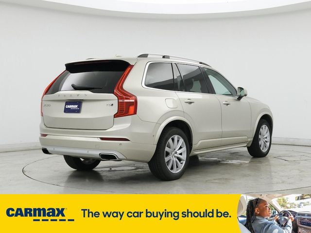 2016 Volvo XC90 T6 Momentum