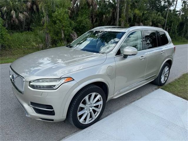 2016 Volvo XC90 T6 Momentum