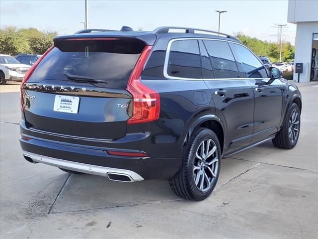 2016 Volvo XC90 T6 Momentum