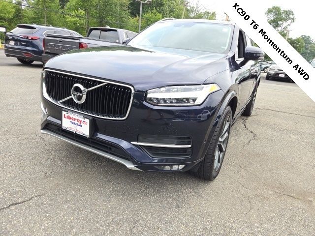 2016 Volvo XC90 T6 Momentum