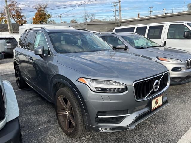 2016 Volvo XC90 T6 Momentum