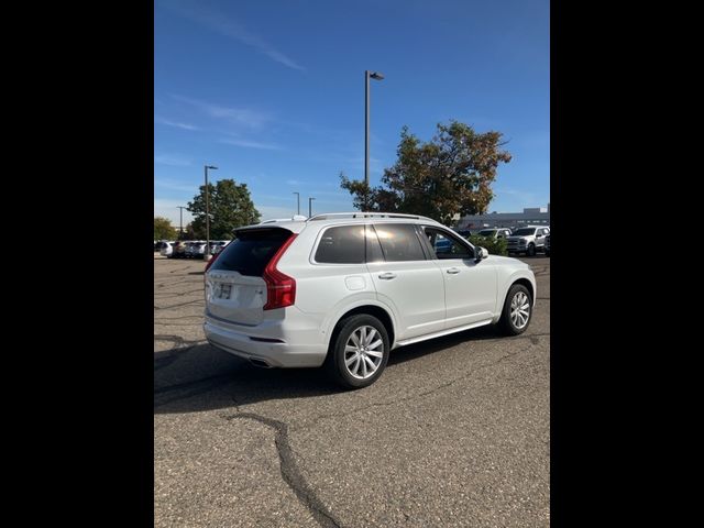 2016 Volvo XC90 T6 Momentum