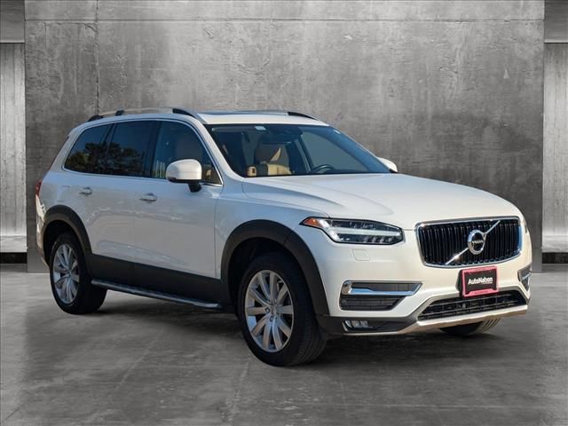 2016 Volvo XC90 T6 Momentum