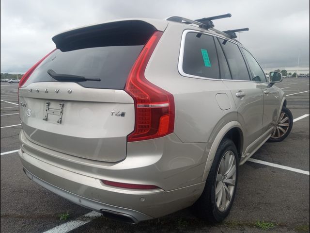 2016 Volvo XC90 T6 Momentum