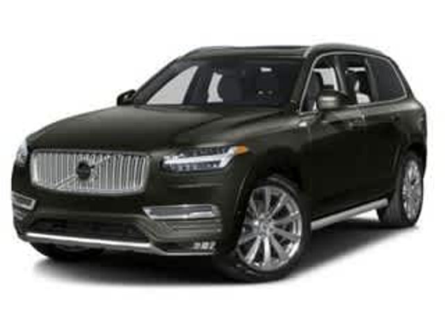 2016 Volvo XC90 T6 Momentum