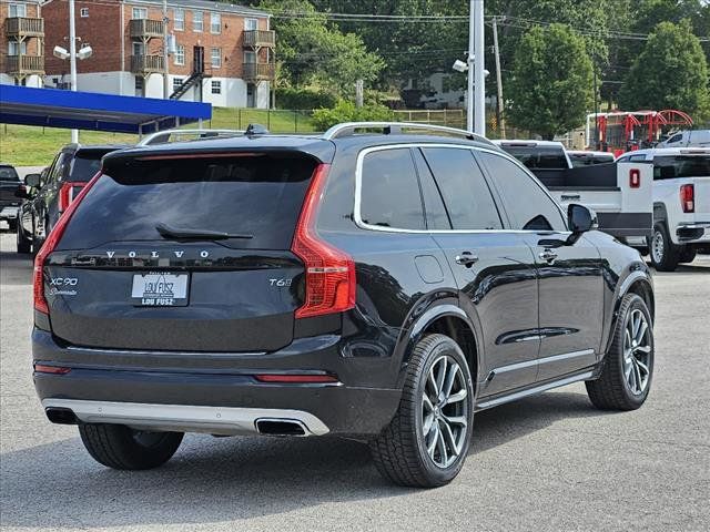 2016 Volvo XC90 T6 Momentum