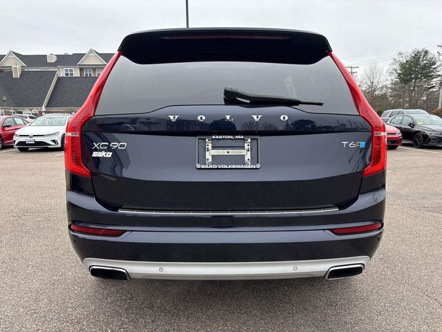 2016 Volvo XC90 T6 Momentum