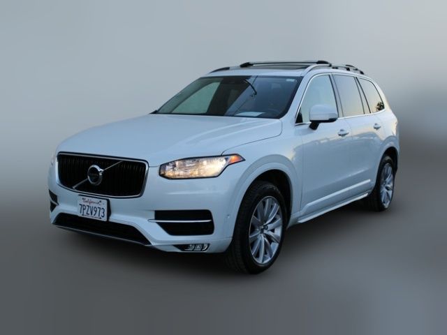 2016 Volvo XC90 T6 Momentum