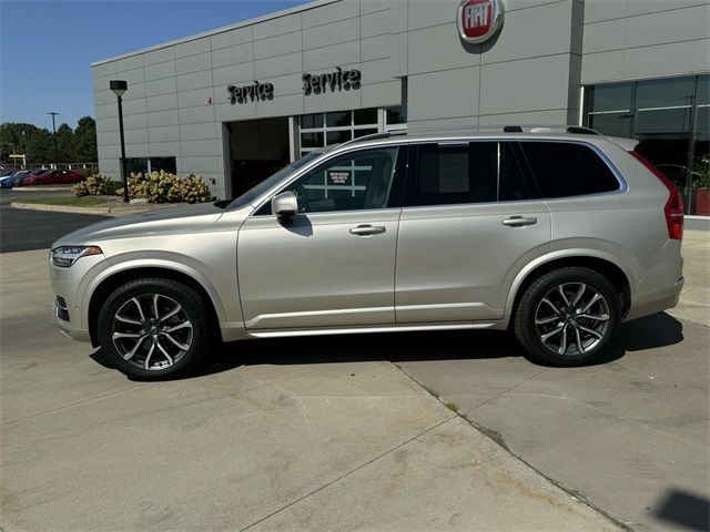 2016 Volvo XC90 T6 Momentum