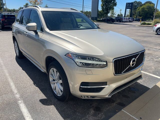 2016 Volvo XC90 T6 Momentum