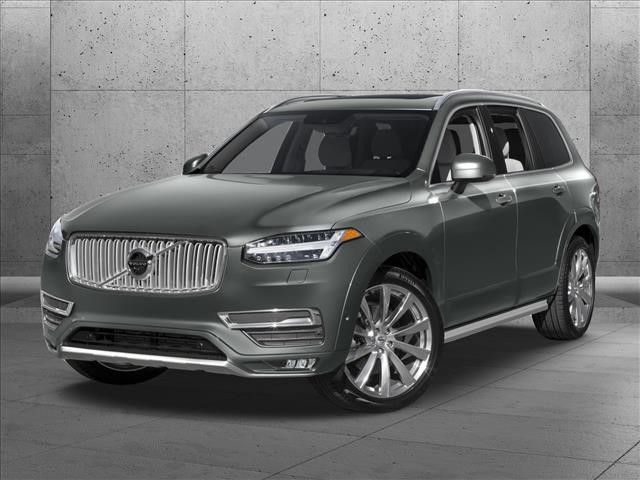 2016 Volvo XC90 T6 Momentum