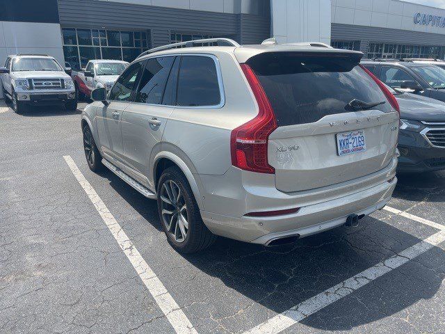 2016 Volvo XC90 T6 Momentum