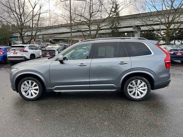 2016 Volvo XC90 T6 Momentum