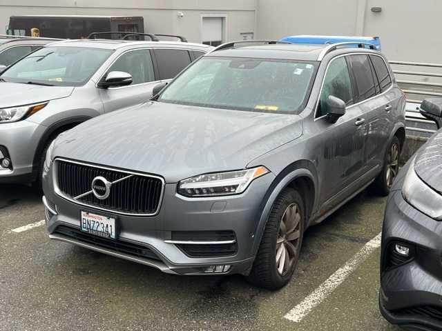 2016 Volvo XC90 T6 Momentum