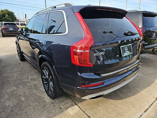 2016 Volvo XC90 T6 Momentum