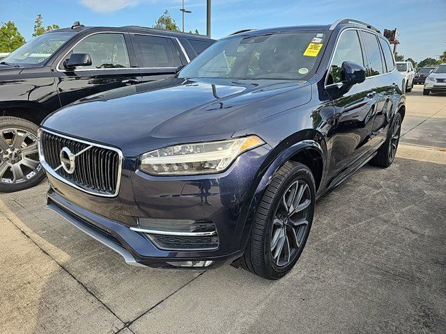 2016 Volvo XC90 T6 Momentum