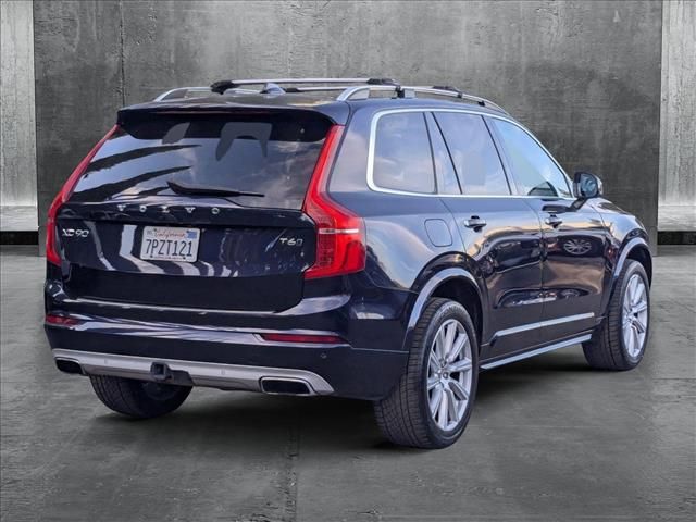 2016 Volvo XC90 T6 Momentum