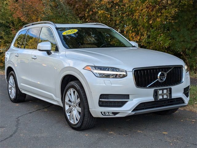 2016 Volvo XC90 T6 Momentum