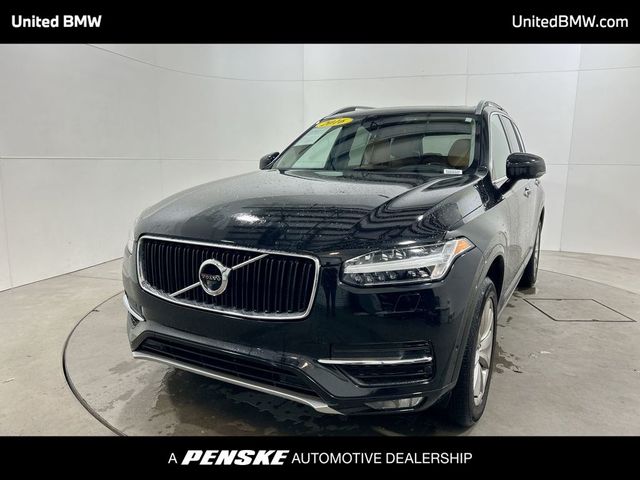 2016 Volvo XC90 T6 Momentum