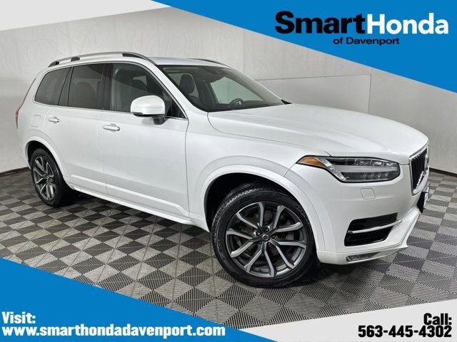 2016 Volvo XC90 T6 Momentum