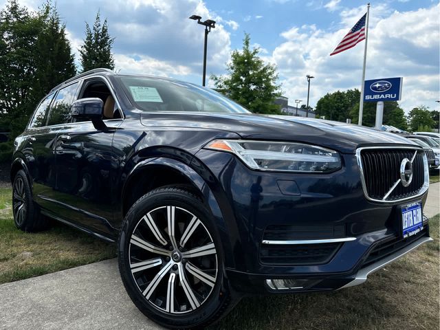 2016 Volvo XC90 T6 Momentum