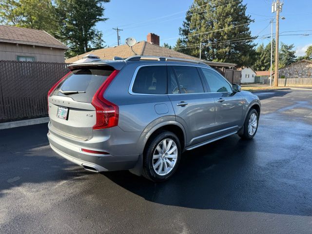 2016 Volvo XC90 T6 Momentum