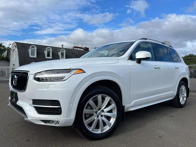 2016 Volvo XC90 T6 Momentum