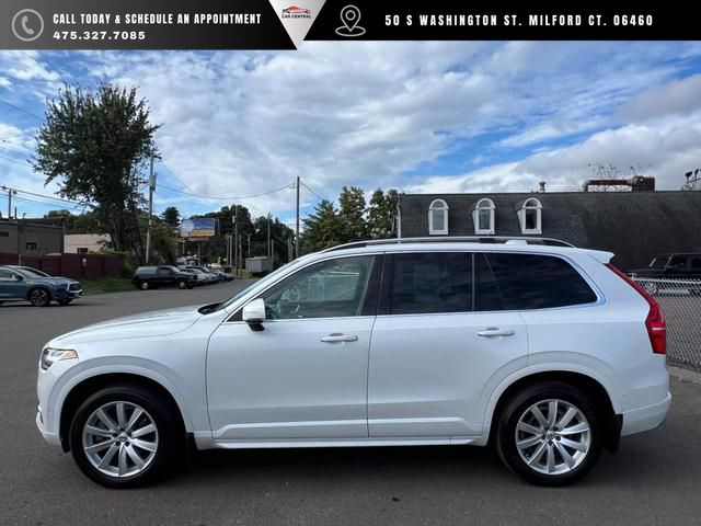 2016 Volvo XC90 T6 Momentum