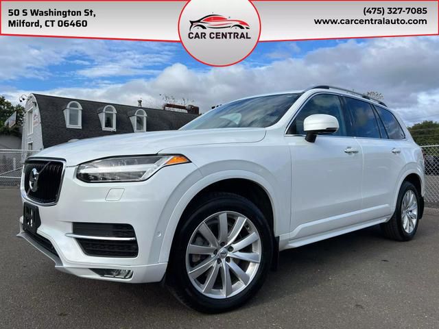 2016 Volvo XC90 T6 Momentum