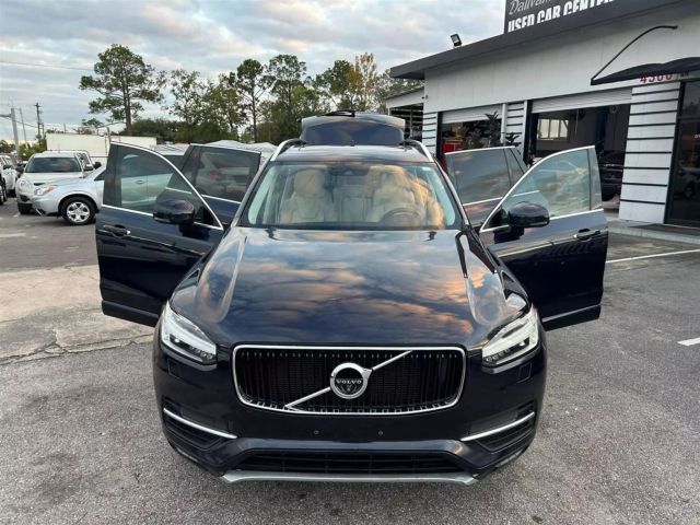 2016 Volvo XC90 T6 Momentum