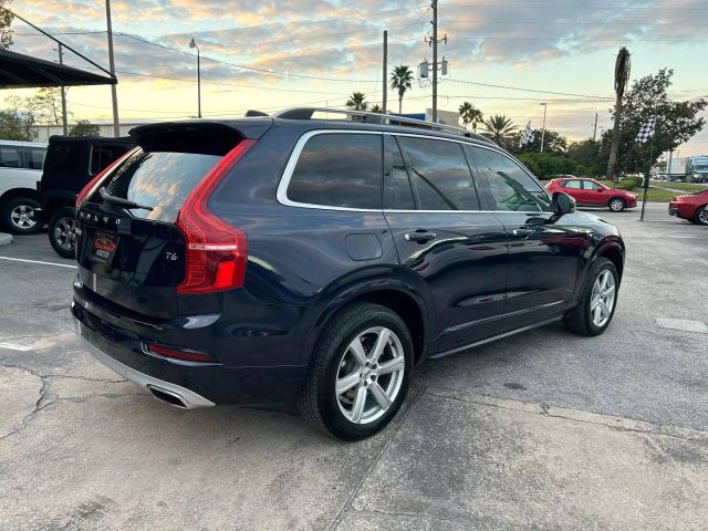 2016 Volvo XC90 T6 Momentum