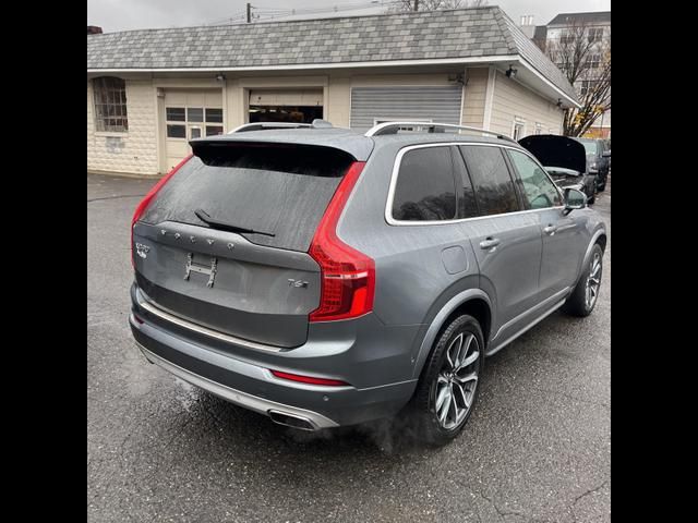 2016 Volvo XC90 T6 Momentum