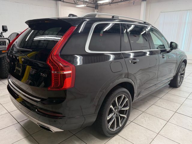 2016 Volvo XC90 T6 Momentum