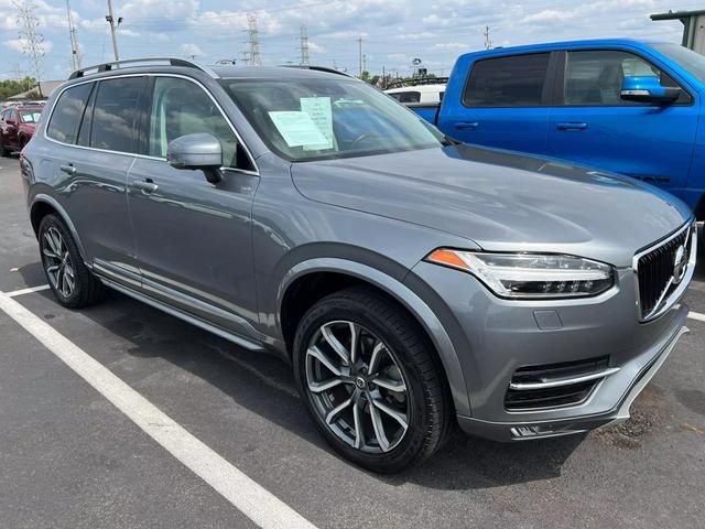 2016 Volvo XC90 T6 Momentum