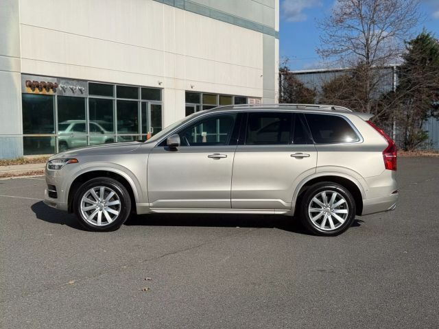 2016 Volvo XC90 T6 Momentum