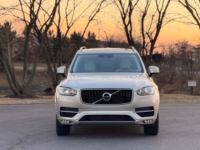 2016 Volvo XC90 T6 Momentum