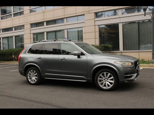 2016 Volvo XC90 T6 Momentum