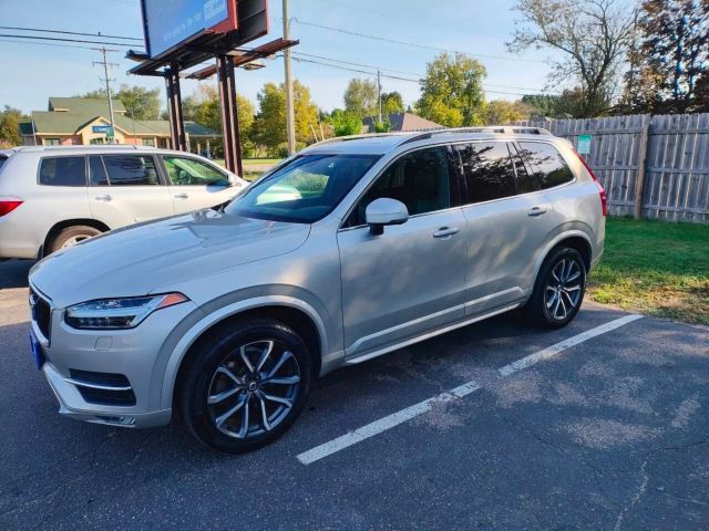 2016 Volvo XC90 T6 Momentum