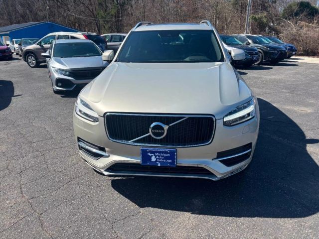 2016 Volvo XC90 T6 Momentum
