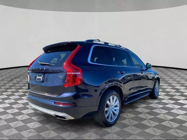 2016 Volvo XC90 T6 Momentum