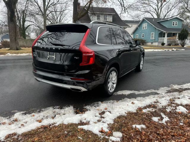 2016 Volvo XC90 T6 Momentum