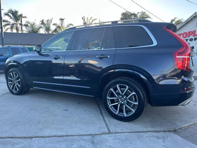 2016 Volvo XC90 T6 Momentum