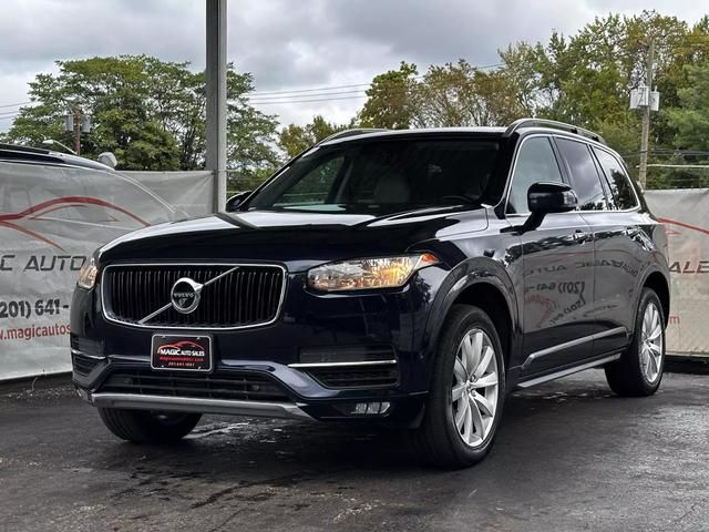 2016 Volvo XC90 T6 Momentum