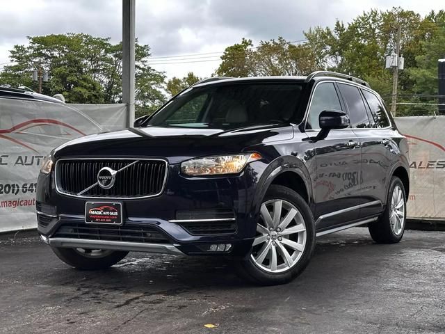 2016 Volvo XC90 T6 Momentum