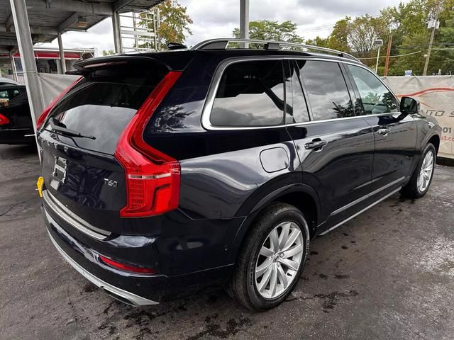 2016 Volvo XC90 T6 Momentum