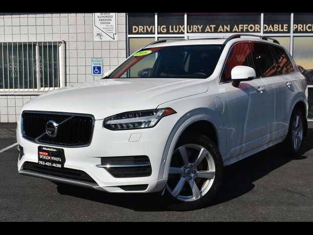 2016 Volvo XC90 Hybrid T8 Momentum