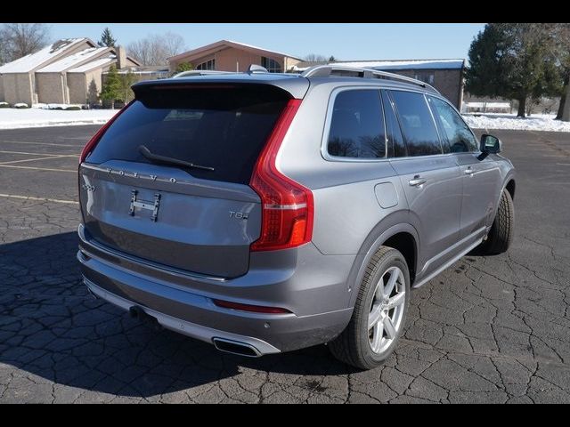 2016 Volvo XC90 Hybrid T8 Momentum