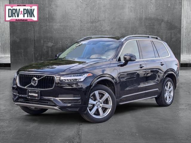 2016 Volvo XC90 Hybrid T8 Momentum