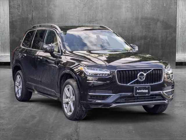 2016 Volvo XC90 Hybrid T8 Momentum