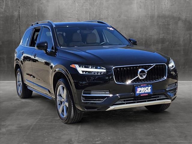 2016 Volvo XC90 Hybrid T8 Momentum